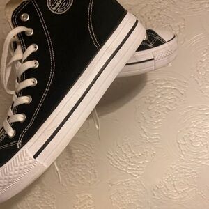 Classic Black Lace-Up Canvas Boots